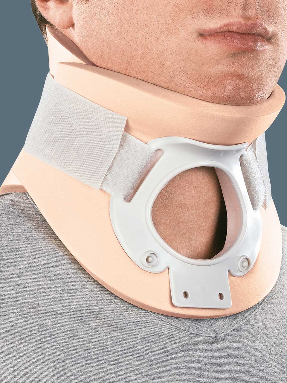 Cervistable Collare con foro tracheale